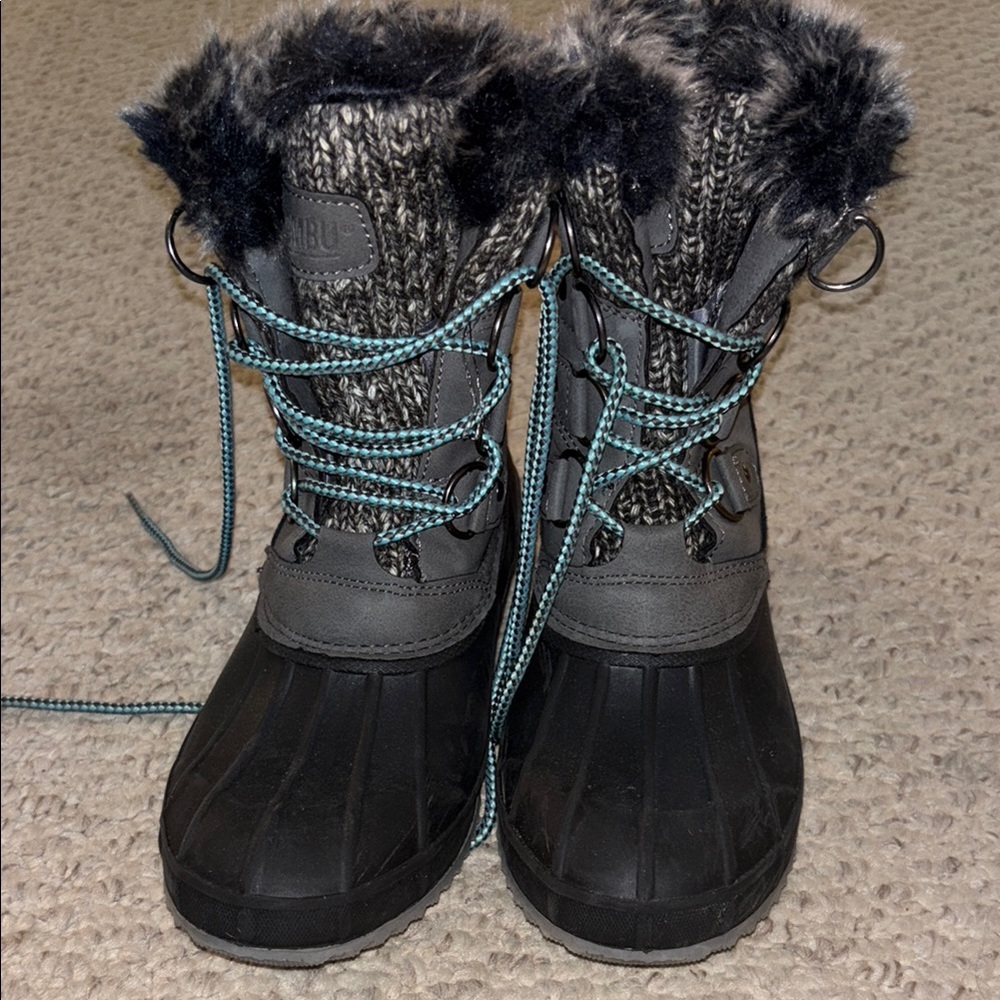 Sorel Women's Gray and Black Winter Boots